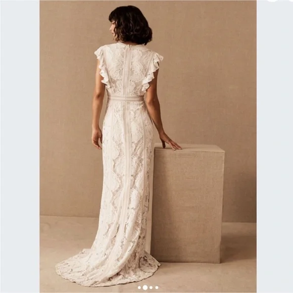 Tadashi Shoji Placid White Ruffled V-Neck Gown Dress Ivory Lace Size